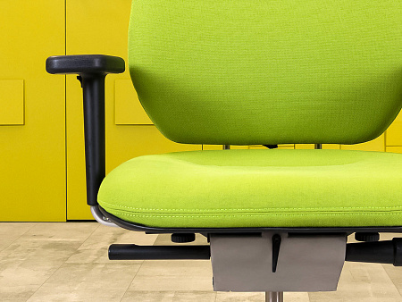 Офисное кресло для персонала на колесах Vitra Ткань Зелёный Швейцария_КПТЗ-301023