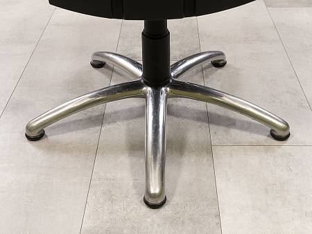 Конференц кресло для переговорной на ножках Steelcase Кожа Чёрный Франция_КНКЧ-260923
